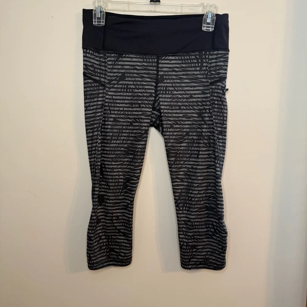 LULULEMON Top Speed Crop *Full-On Luxtreme Stripe Play Slate Black/Black 17” 6